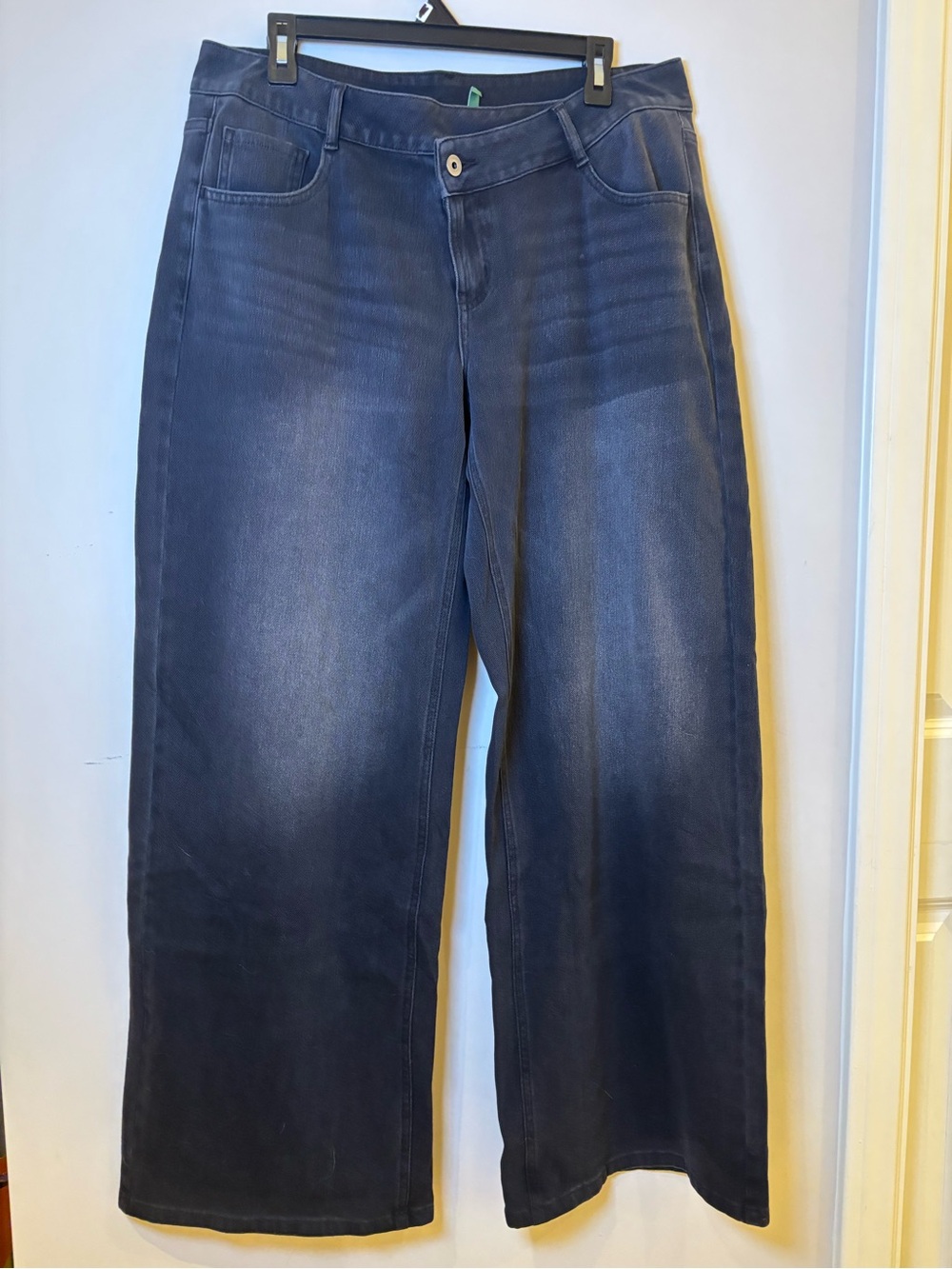 HALARA Charcoal High-Rise Straight Jeans